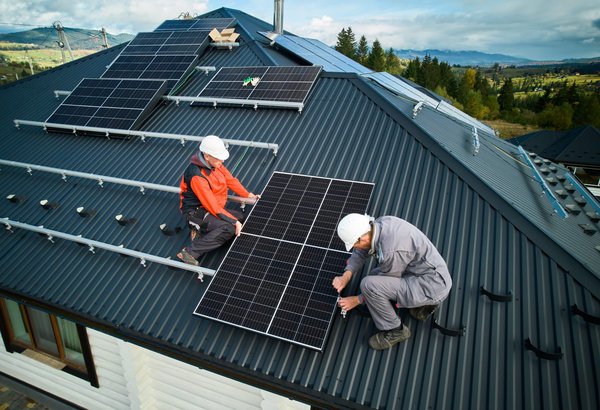 Installation facile de panneaux solaires : conseils pour débuter avec le solaire plug and play